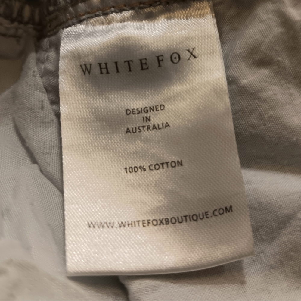 SOLD! White Fox Boutique High Rise Straight Leg Jeans Women's Size 4 - Picture 9 of 10